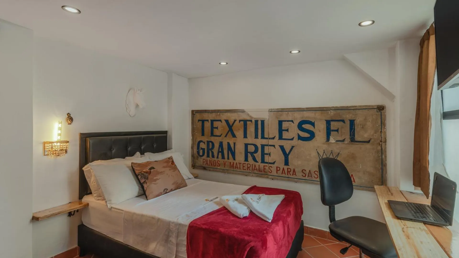 Casa Los Naranjos Hostal Medellin Colombia