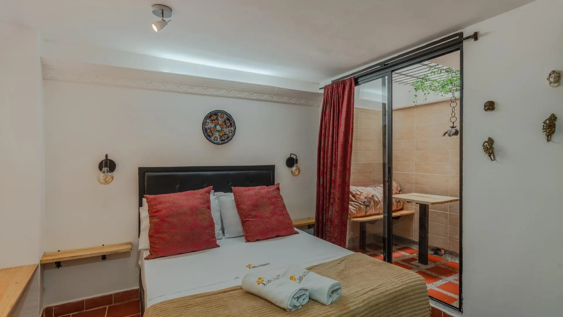 Guest house Casa Los Naranjos Hostal Medellin